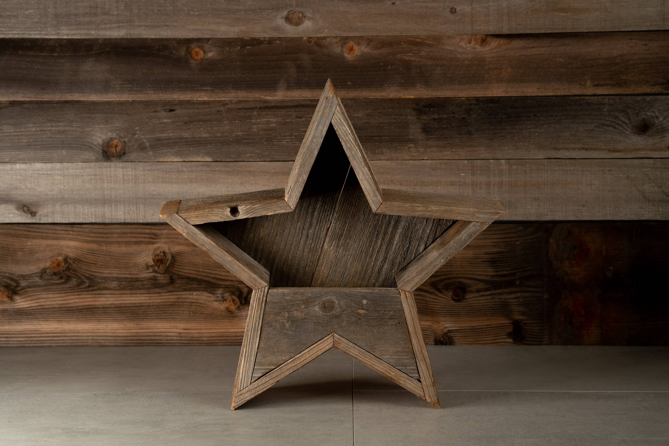 Love Reclaimed - Wholesale Planter Box - Rustic Star Reclaimed Wood Pocket Planter1