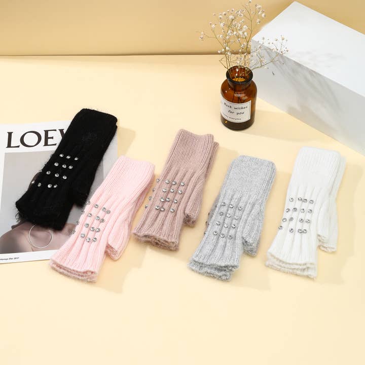 PEACH ACCESSORIES - Wholesale Gloves - Women's - Elegant Knitted Gloves with Rhinestone in Silver SD004-2