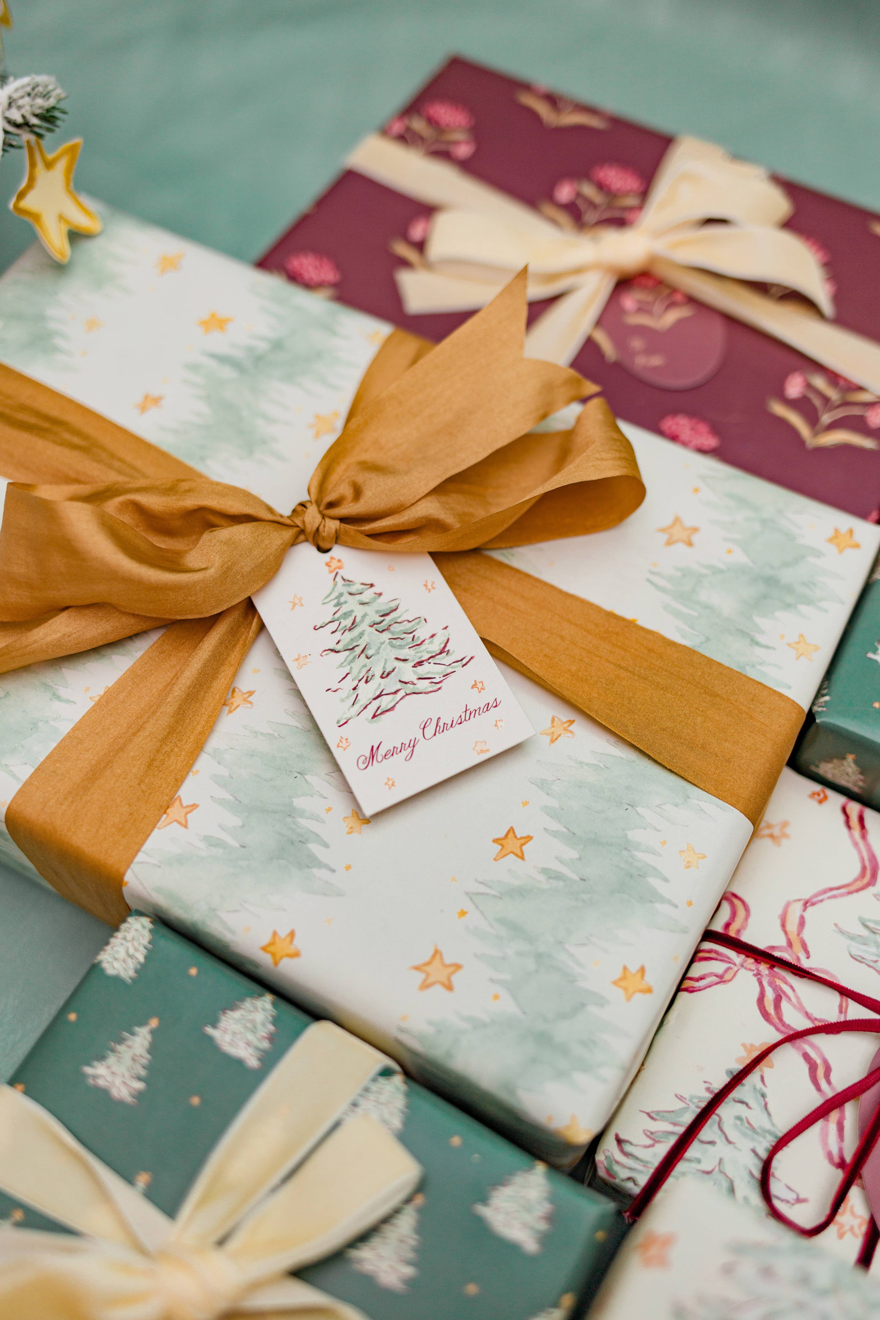 The Illustrated Life – Großhandel Geschenkpapier in Bögen – Sternenhimmel Chevron Weihnachtsgeschenkpapier1