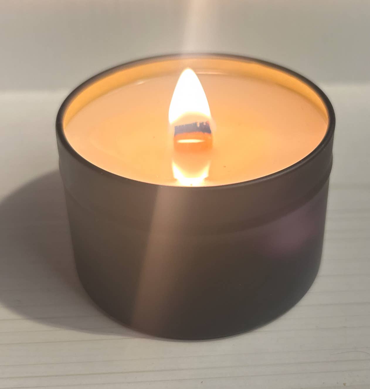 Starks candle co. – wholesale Reseljus – Tranbär Prosecco Ljusstake i Plåtburk2