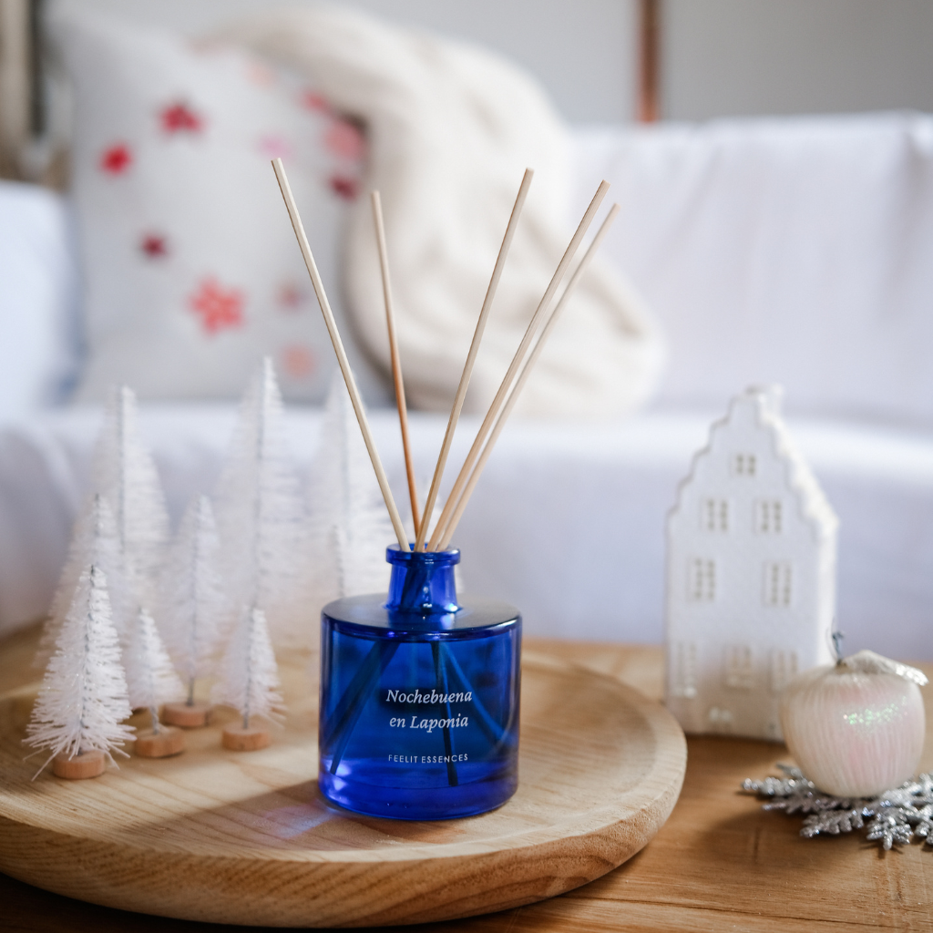 FEELIT-ESSENCES – Großhandel Reed-Diffusor – Duftstäbchen-Diffusor Weihnachtskollektion „Heiligabend in Lappland“1