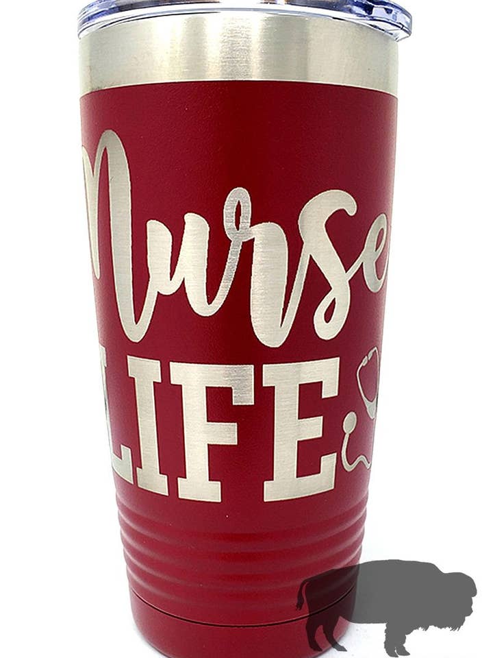 Nurse Life - Bicchiere con incisione per la vendita all'ingrosso da parte di Plain Apparel Tees