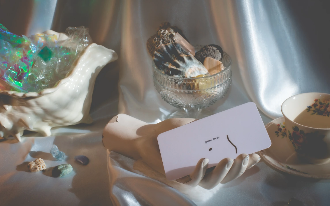 Okay Shoe - Wholesale Tarot Cards - Okay Oracle Deck7