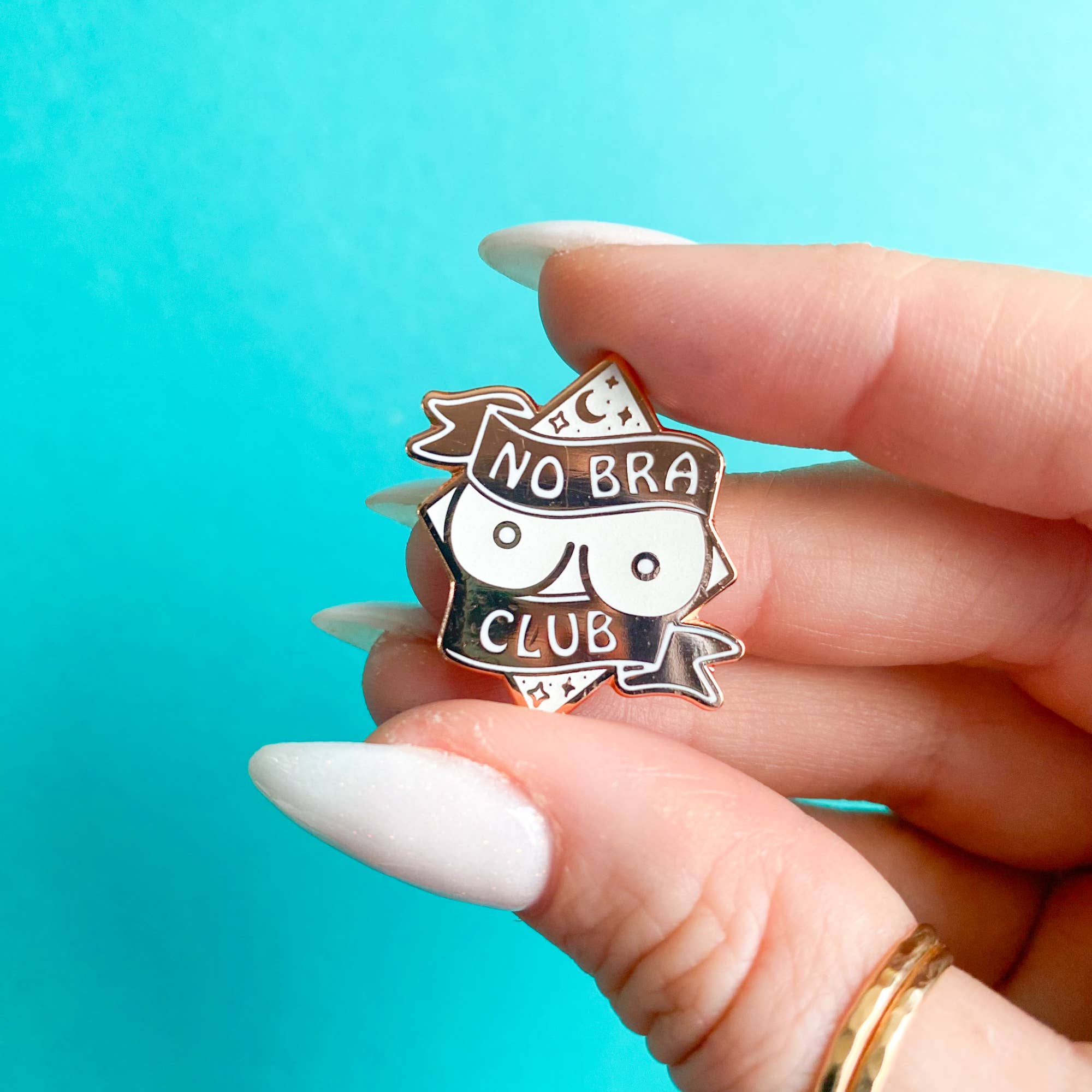 Chelzart – Engroshandel Reversnål/knap – Ingen Bh Klub Pin | Kvinde Empowerment Tilbehør2