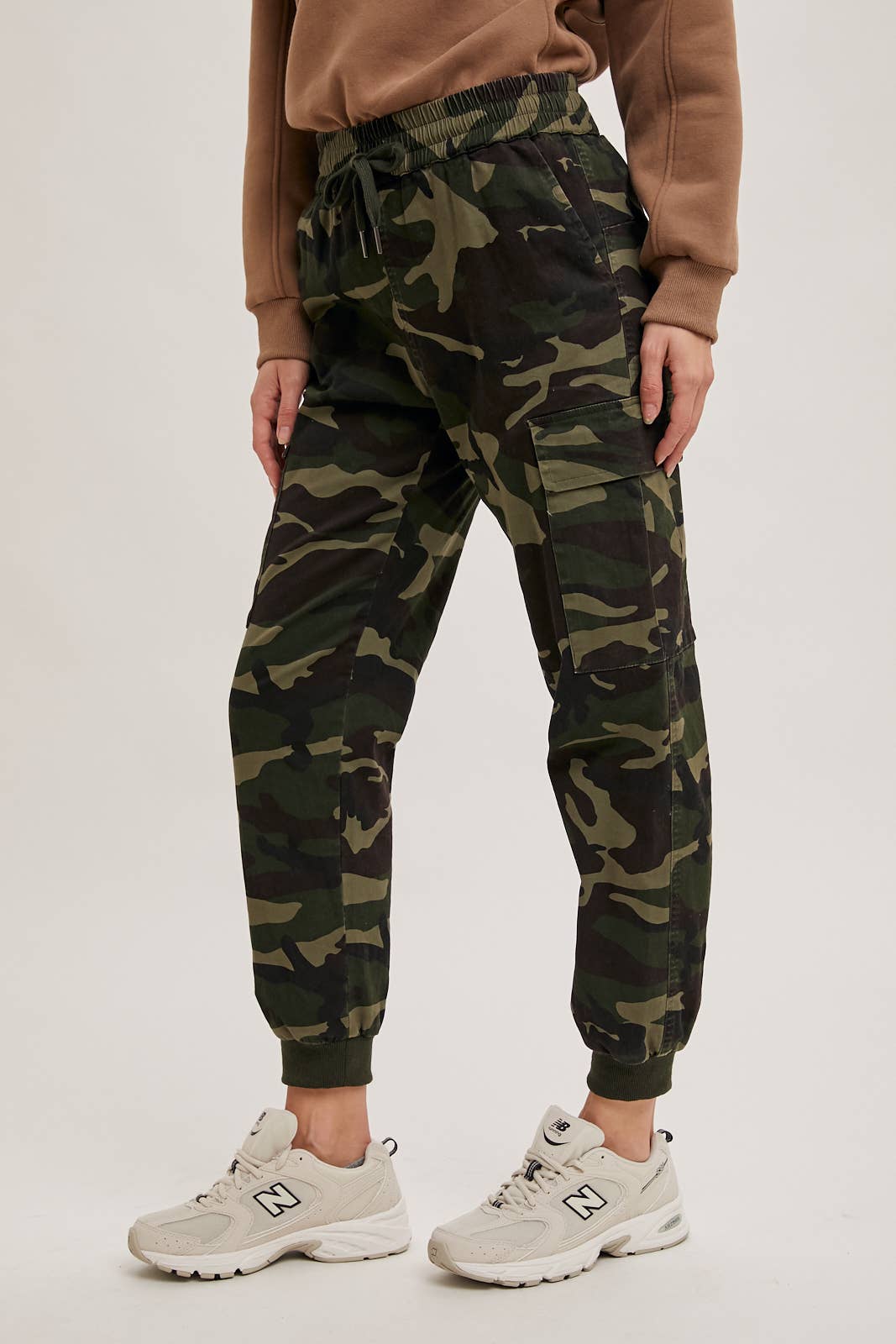 Bluivy – Calças - Mulher por atacado – CALÇAS CAMO CARGO JOGGER14