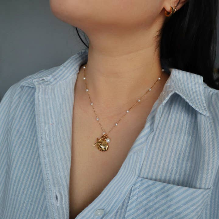 JESSA Jewelry - Wholesale Pendant/Charm Necklace - By the Shore Necklace | Shell and Star Pendant