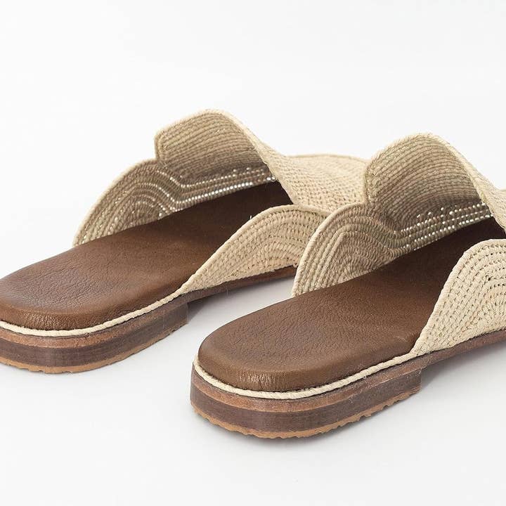 Beige Moroccan Raffia Slippers, Raffia shoes, raffia flats, Raffia for wholesale on Faire4