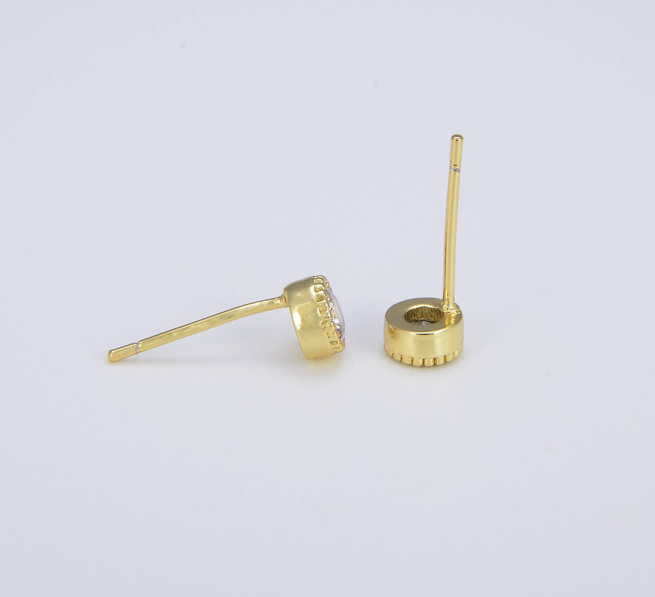 Beads Creation - Vente Clous d'oreille - Boucles d'oreilles à tige délicates Micro Pave CZ en or, ER1811