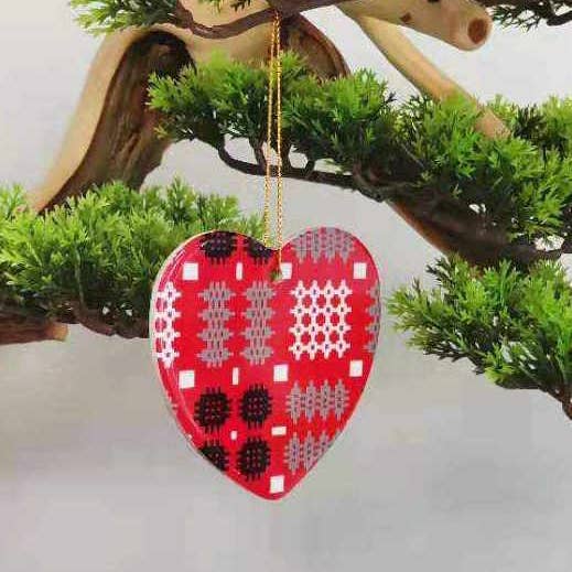 Moose & Co – wholesale Ornament – Heart Shaped Baubles2