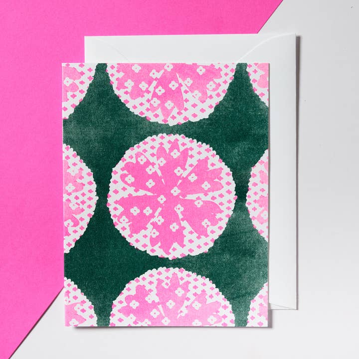 Medaglione floreale Jensk per la vendita all'ingrosso da parte di Jenny Hoitt LTD