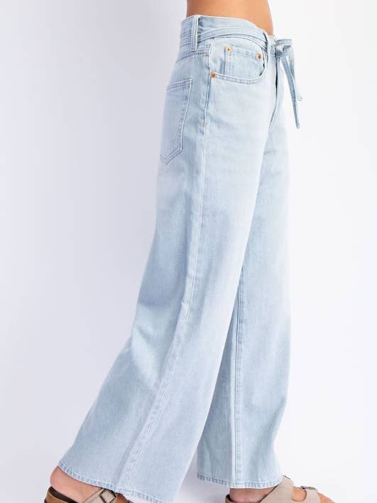 Jean droit ample taille mi-haute en lin P3960C37 pour la vente par Sunday Morning