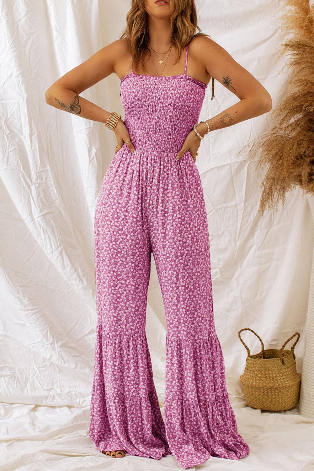 Lovesoft - Wholesale Jumpsuit - Dames - Jumpsuit met smalle bandjes en smockerlijfje en wijde pijpen en bloemenprint10