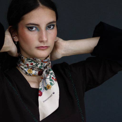 C.C.&Co.Srl - Wholesale Scarf - Women's - Bandeau in Pure Silk with beige ramage design. Code 6262