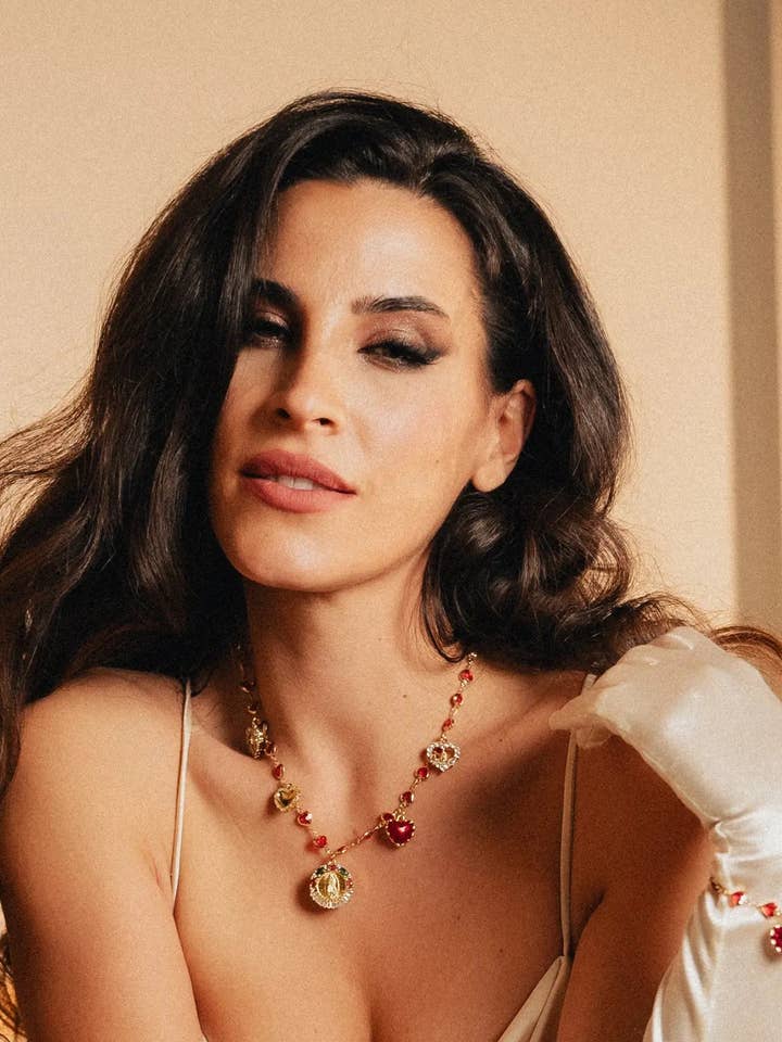 Minimalistiske Hjertehalskæde og Jomfru Maria – Åndelig Elegance for engroshandel hos PHOEBE´S