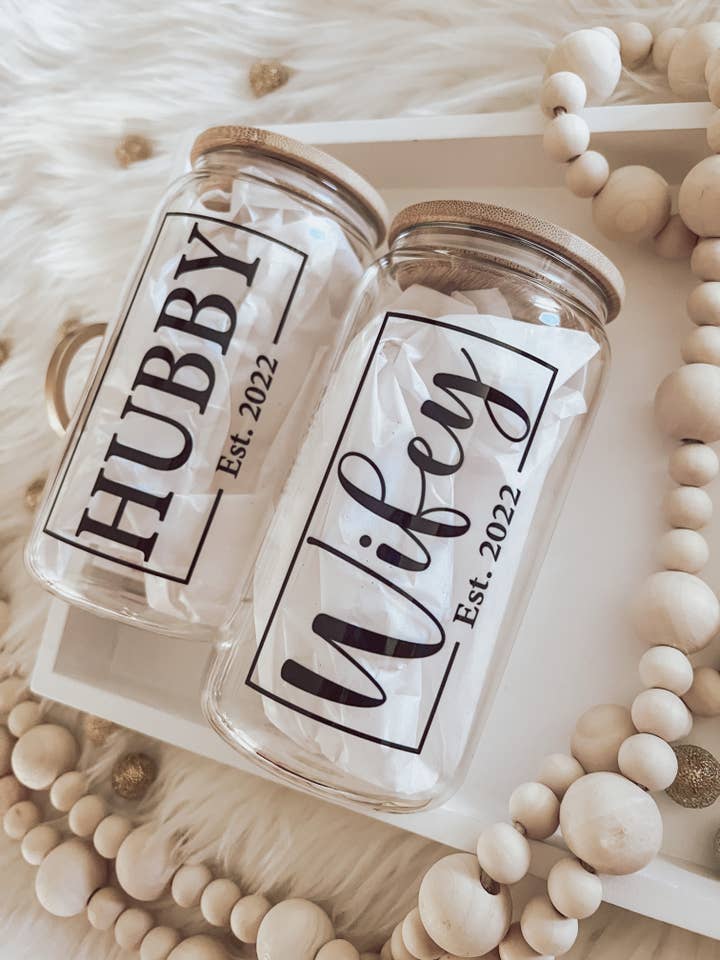 Wifey & Hubby 16oz Glass Cup with Bamboo Lid for wholesale by Emma K Designs