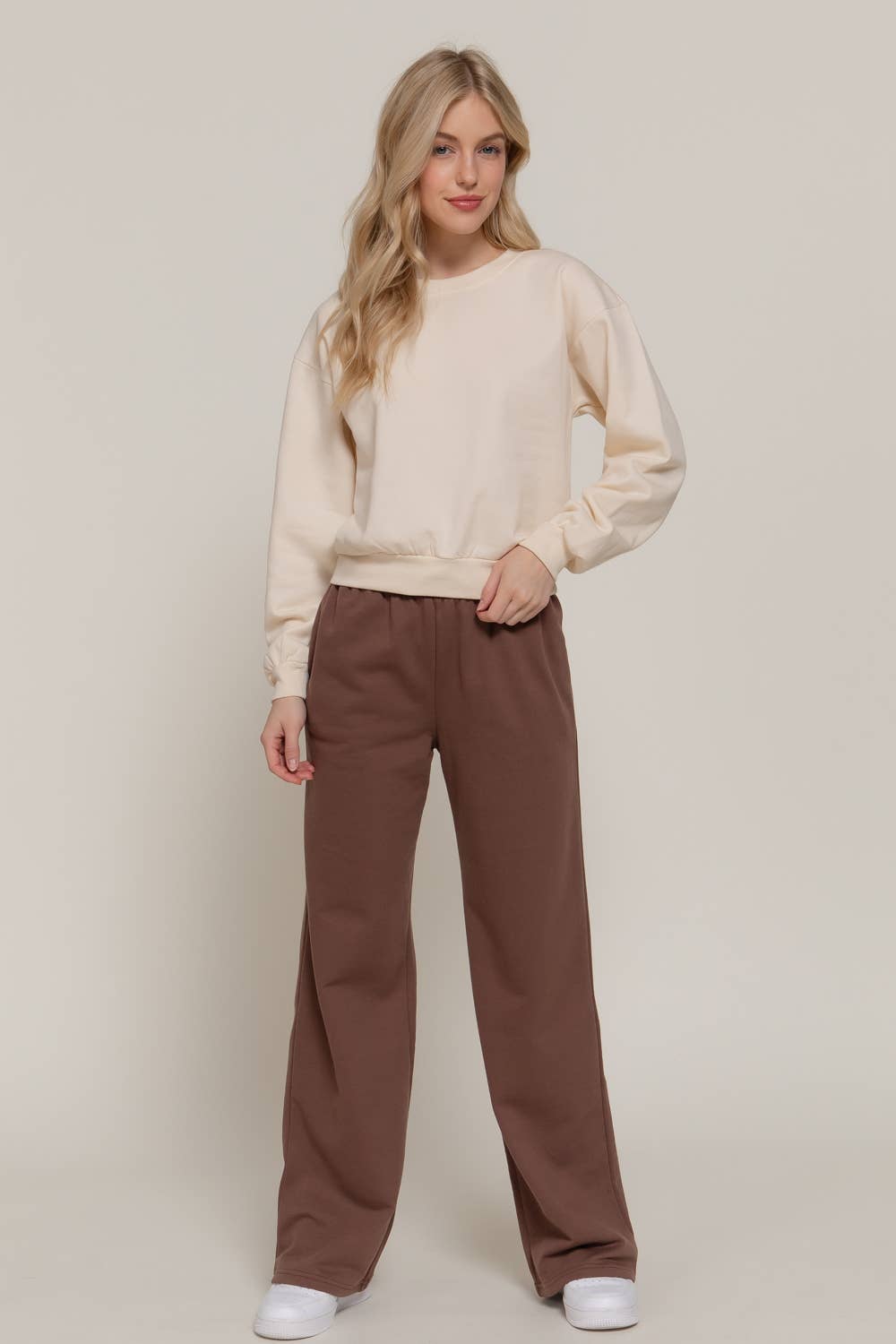 Active Basic | Active USA – Engroshandel Sweatshirt - Dame – Crop sweatshirt med rund hals og lange ærmer20