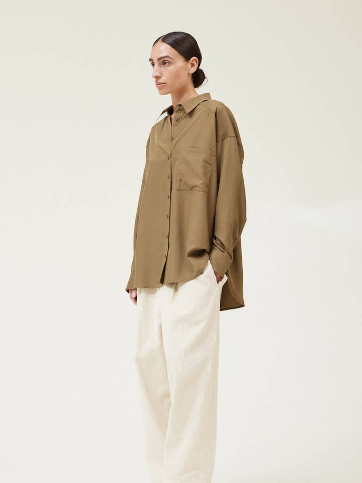 41834 - CHEMISE OVERSIZE pour la vente par Grade & Gather