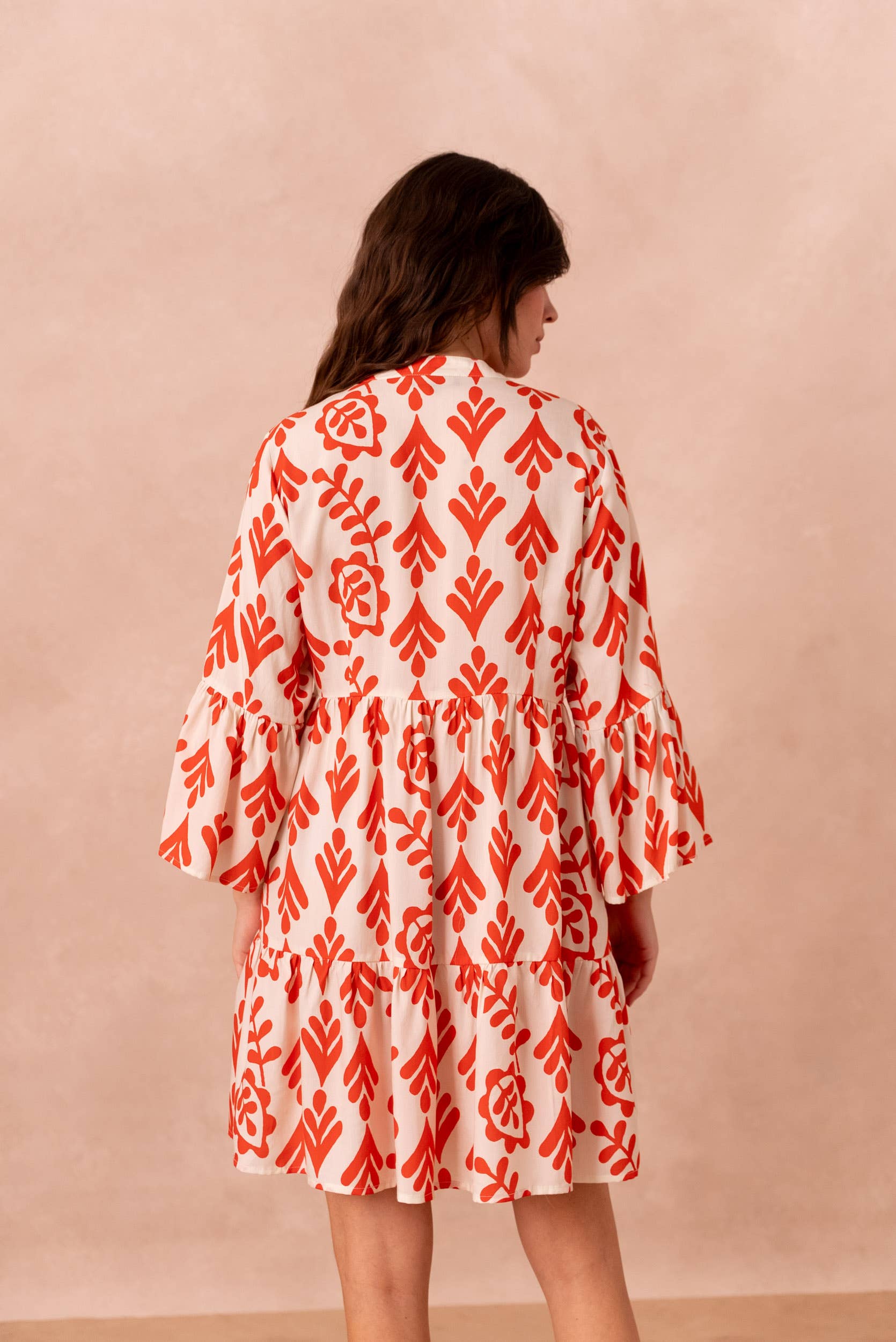 Attentif Paris - Wholesale Dress - Women's - V-neck printed short dress with long sleeves5