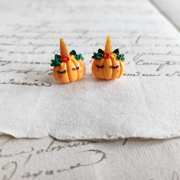 Enhörningspumpaörhängen för wholesale av Kolor Wonder Crafts