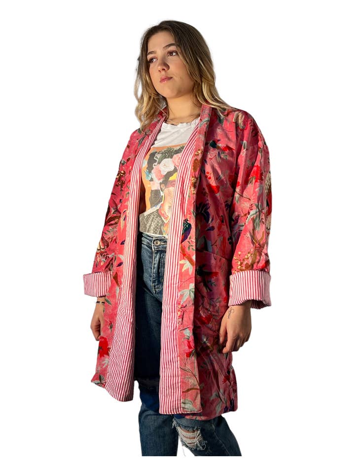 Kinomy – wholesale Rock - Dam – Mönstrad kappa i trehårig sammet med kimonomodell3