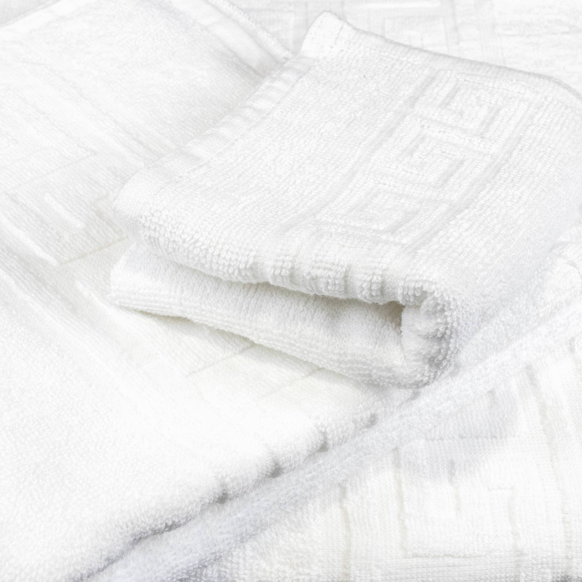 Royal Europe Textile SL - Wholesale Towel Set - 10 towels 100% cotton finished with Greek key pattern, weight 450 gsm2