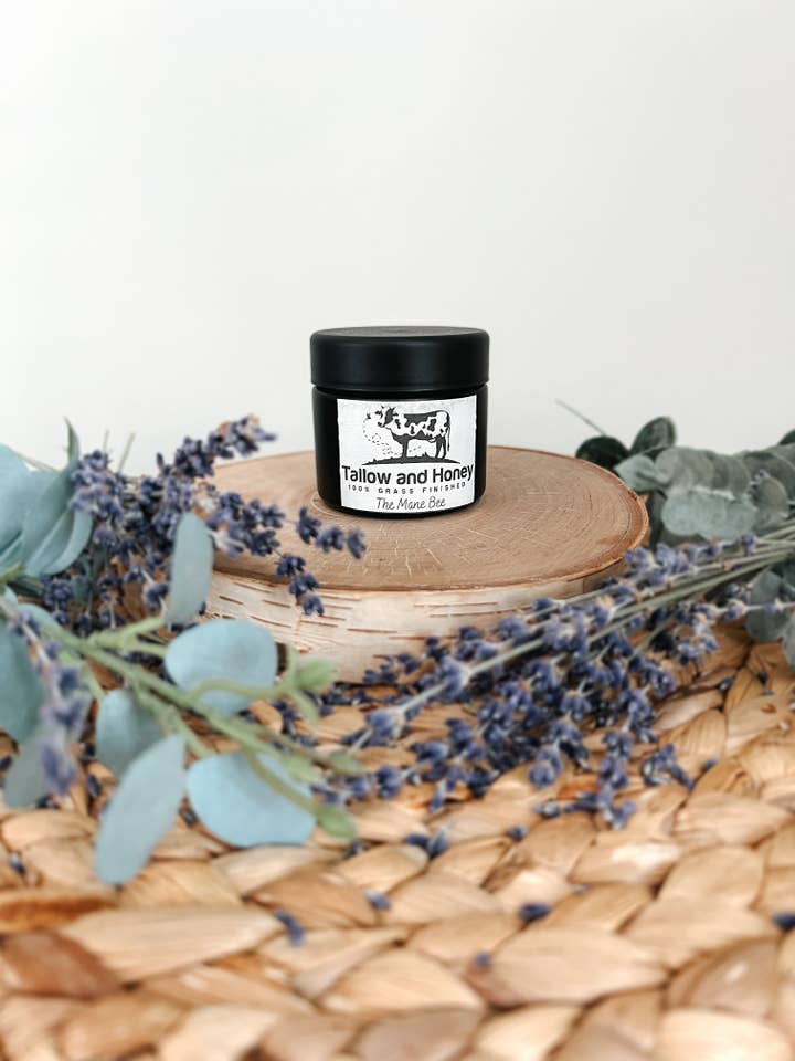 L'Abeille Crinière pour la vente par Tallow and Honey, LLC.