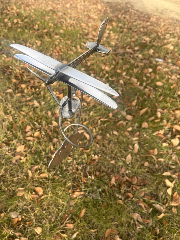 Da' Plane Posate Riciclate Decorazioni per Esterni per la vendita all'ingrosso da parte di Pauls Metal Petals