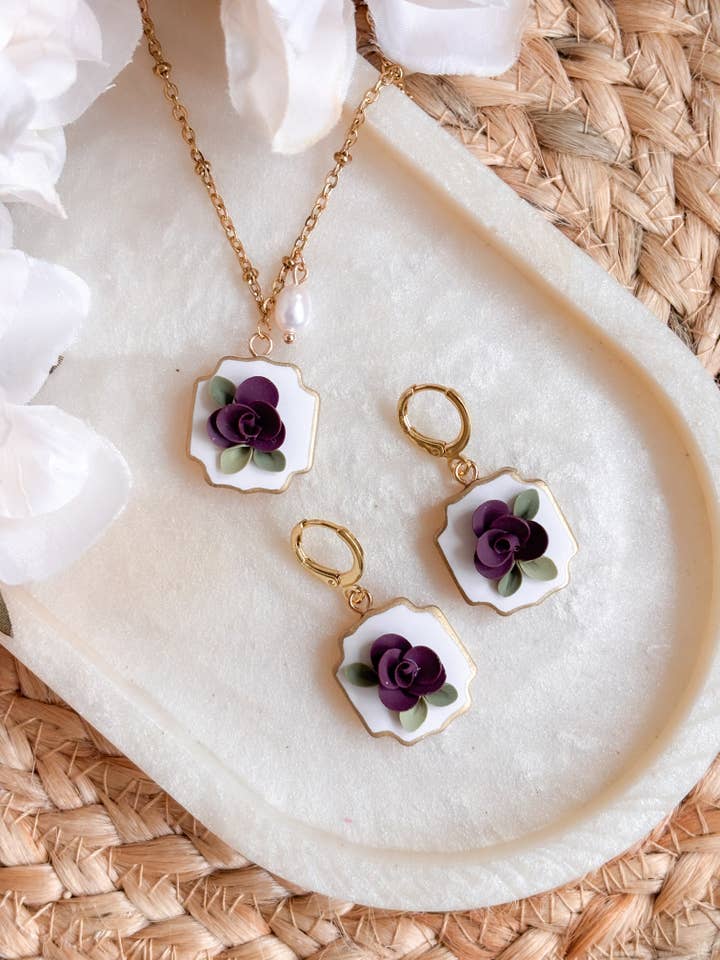 Ensemble de Charms Rose Bourgogne pour la vente par Sarah Jane Designs