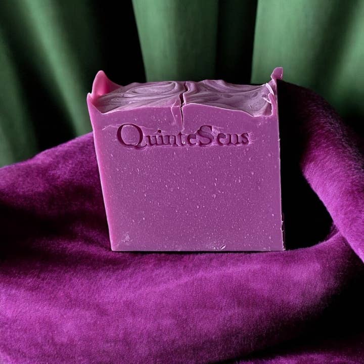 Fairy Plum: The Magic of Fruits and Spices in a Soap for wholesale by QuinteSens