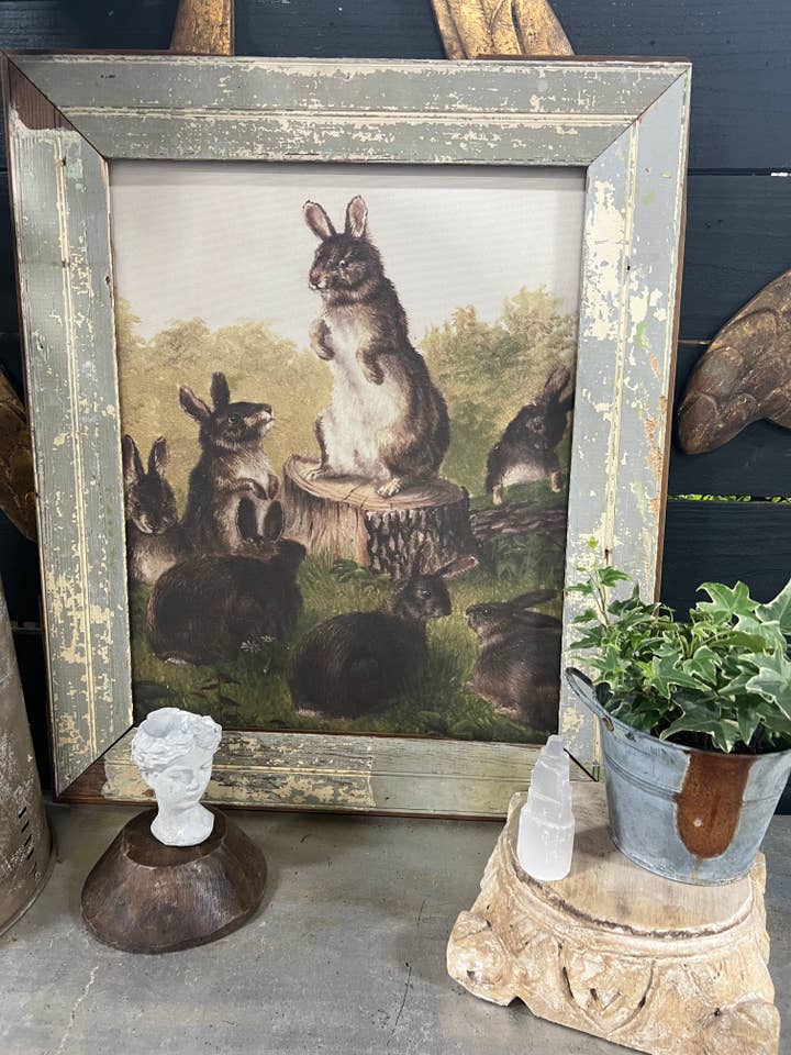 Bunny sur le tronc pour la vente par Whitewashed Home