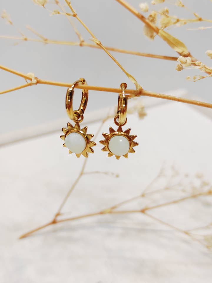 Kennedy mother-of-pearl sun earrings for wholesale by LOLO & YAYA