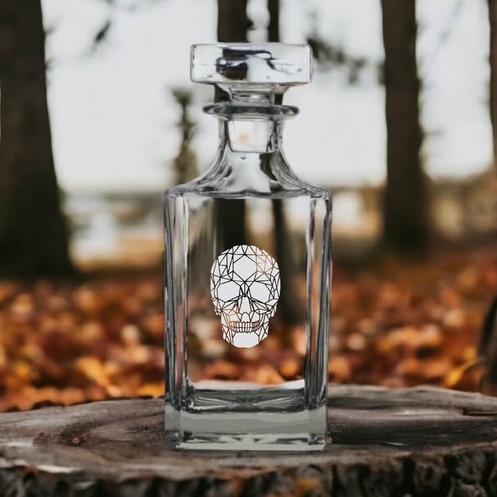 Texan Customs - Wholesale Decanter - Skull Geometric 26oz Bourbon Whiskey Decanter0