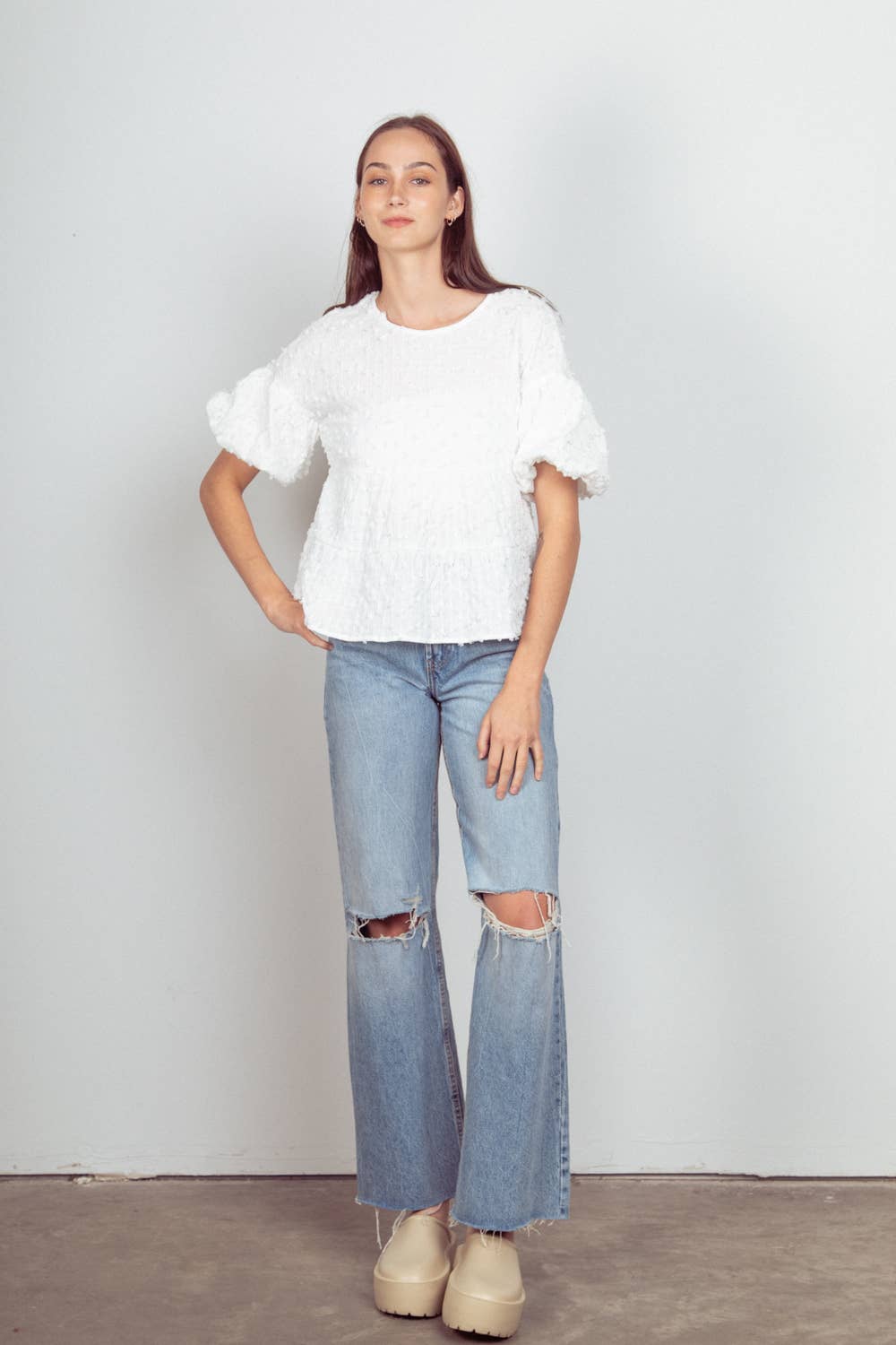 VERY J - Venta al por mayor Blusa - Mujer - Blusa babydoll de punto con pompones arrugados y mangas abullonadas7