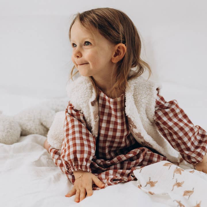 „Margot“ babykjole med lange ærmer i dobbelt bomuldsgasbind for engroshandel hos Les p'tites Merveilles de Bérénice