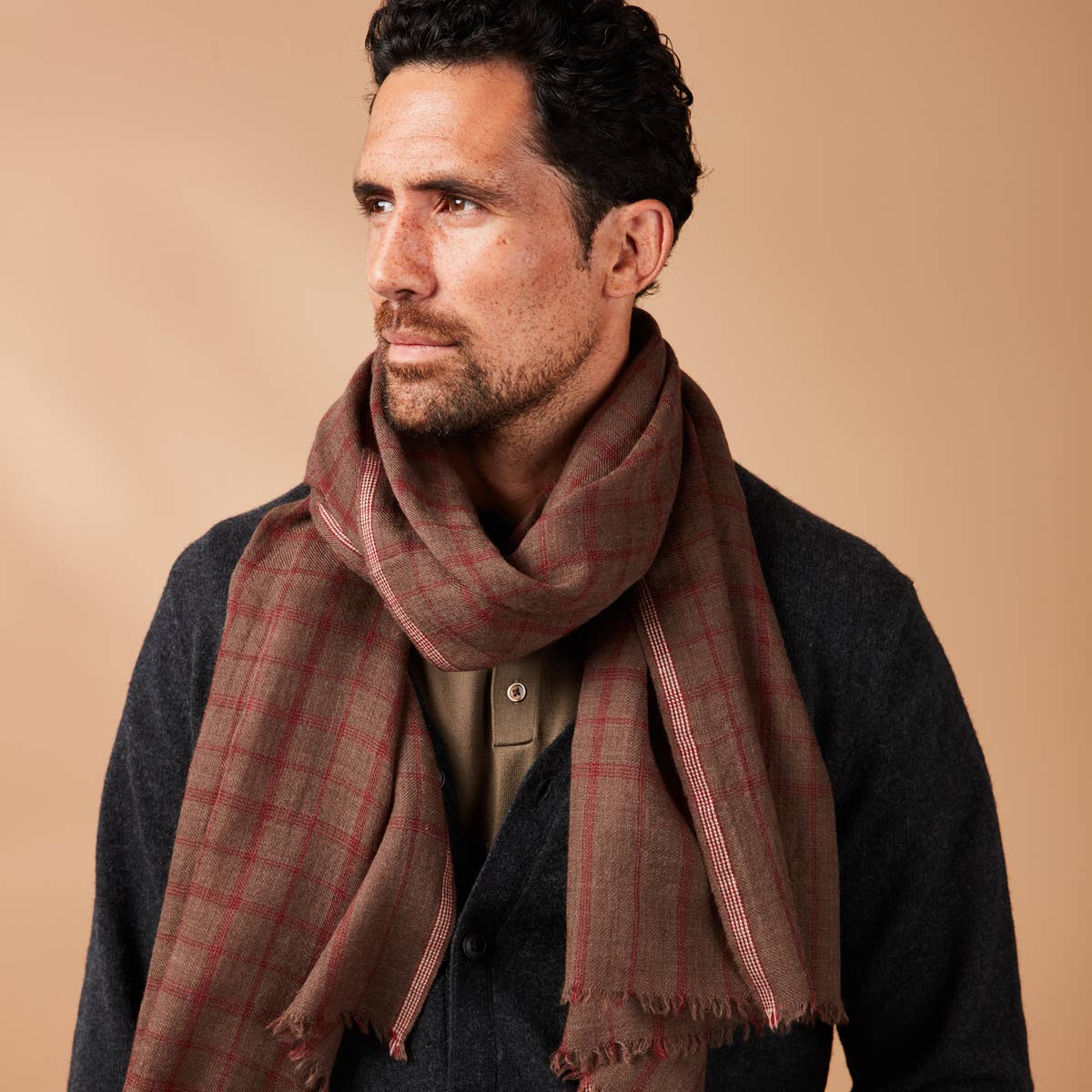 AV08 PARIS - Vendita all'ingrosso Sciarpa - Uomo - SCIARPA UOMO ALTYN EMEL — QUADRI MARRONI E ROSSI IN LANA2