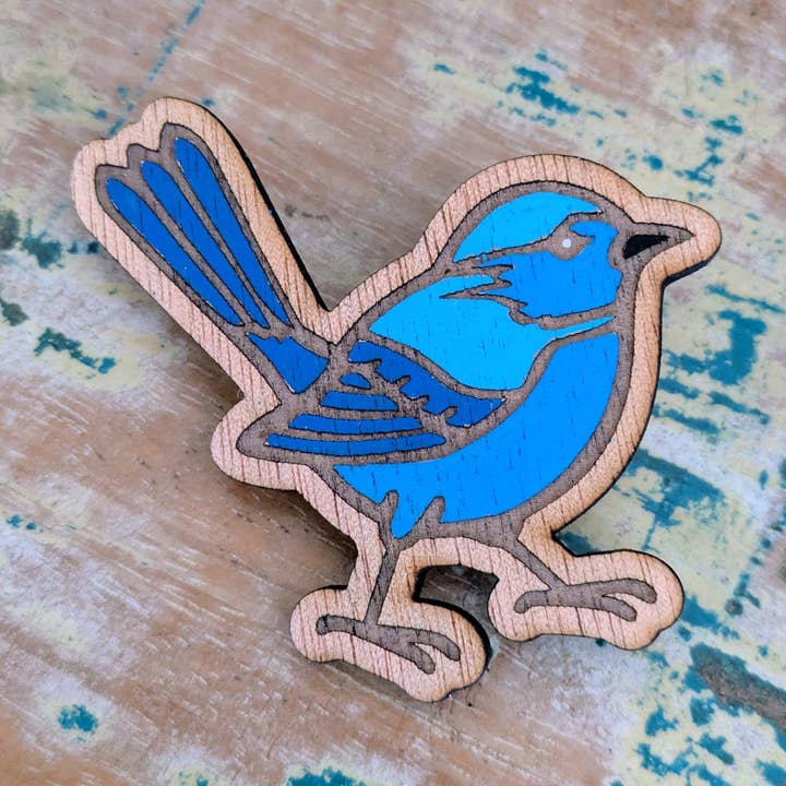 Broche Oiseau Troglodyte Bleu pour la vente par Samantha's Studio