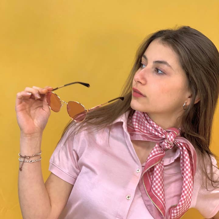 LENÇO DE SEDA PURA 70X70 CM COM ESTAMPA ROSA VICHY. BACALHAU 171 por atacado de C.C.&Co.Srl