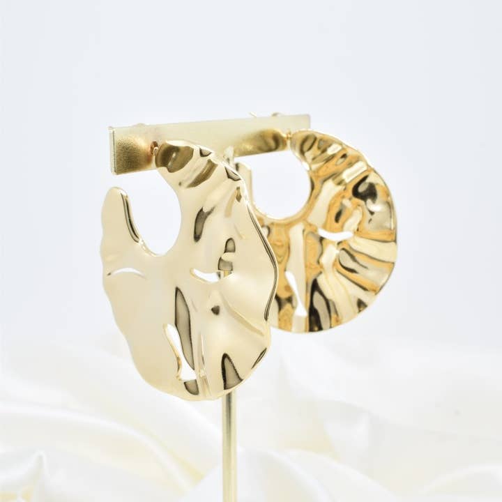 Pendientes de acero inoxidable -BO100333 y otras tendencias de Resultados para joyería acero inoxidable réplicas al por mayor. Devoluciones gratuitas y condiciones de pago a 60 días en Faire en Faire.