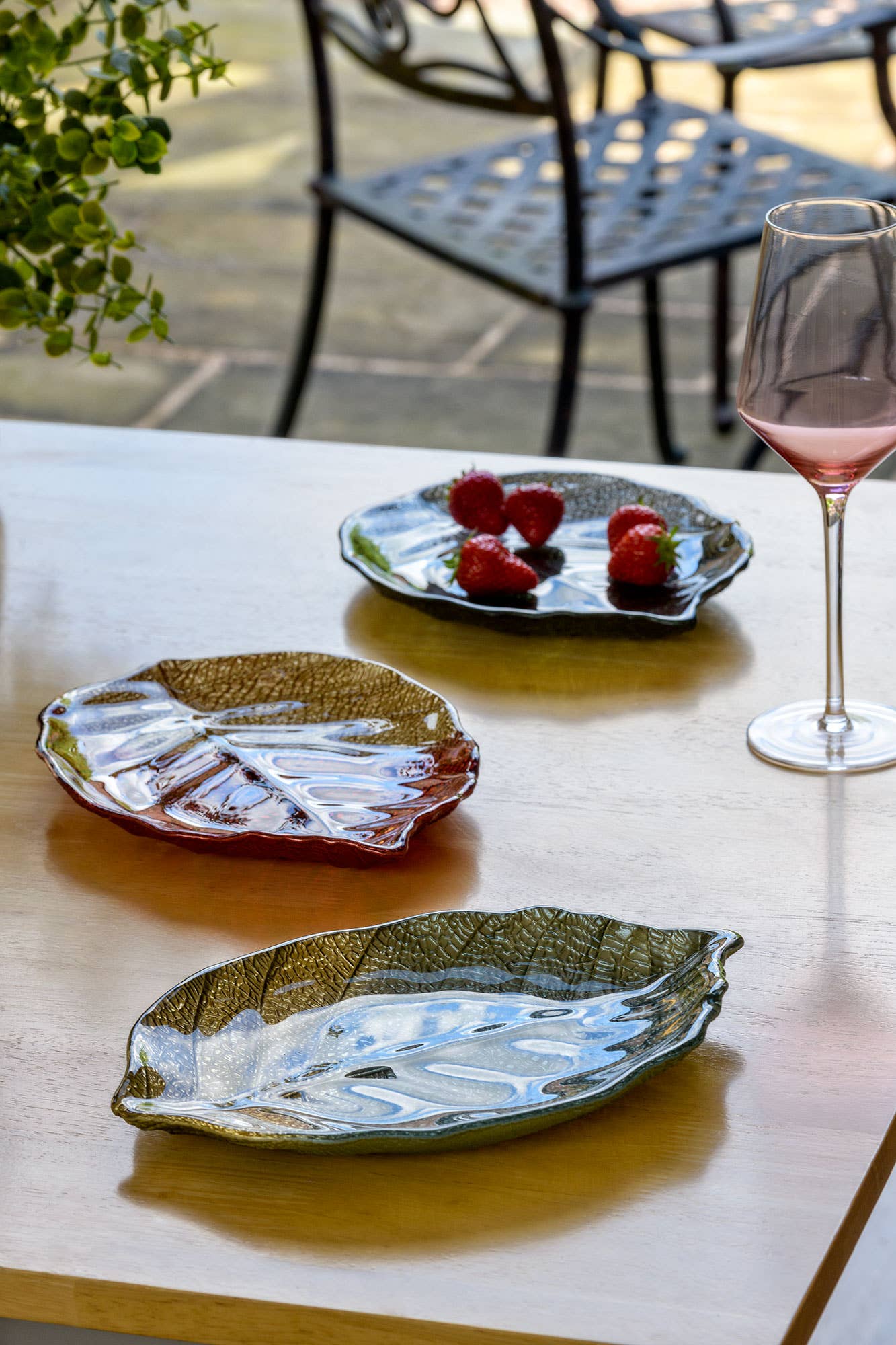 Sienna Glass - Wholesale Decorative Plate/Dish/Bowl - 28CM Glass Plate - Leaf Design - Green & Gold2