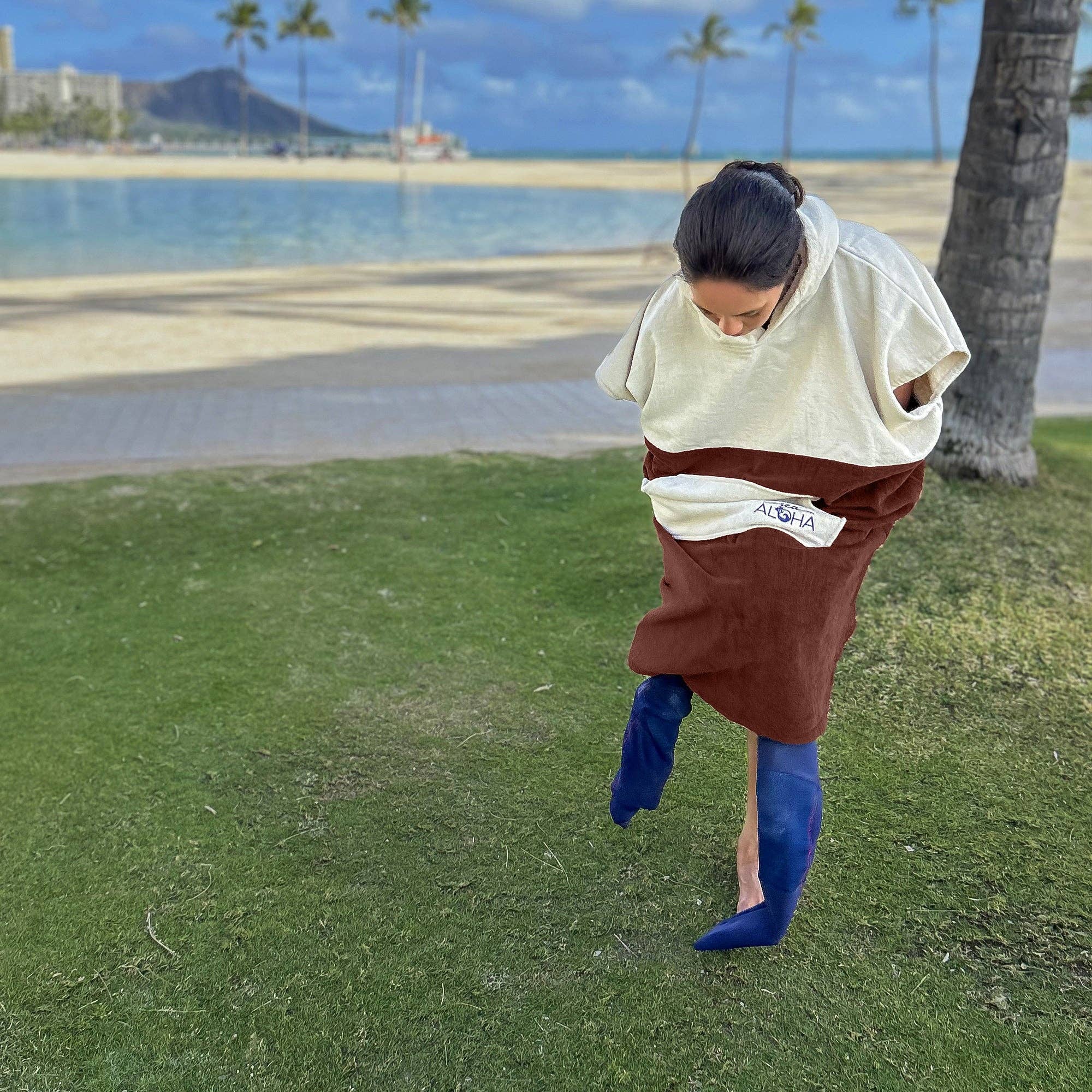 REMOVED BRAND - Wholesale Poncho - Unisex - Terry Velour Surf Poncho (Bone/Brown)4