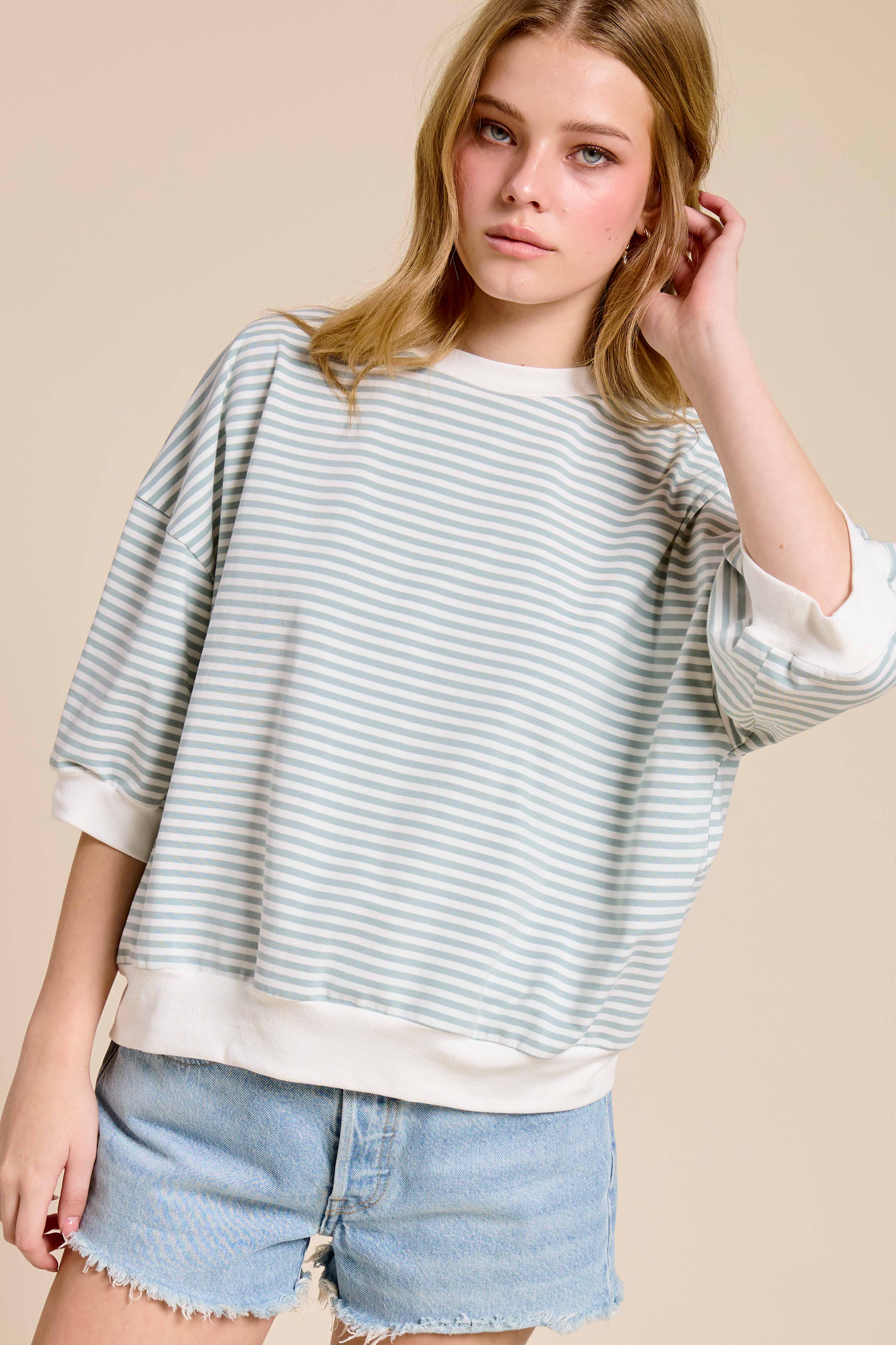 La Miel – Engroshandel Strikket top - Dame – MCT7688-løs pasform Stribet kortærmet top med rund halsudskæring31