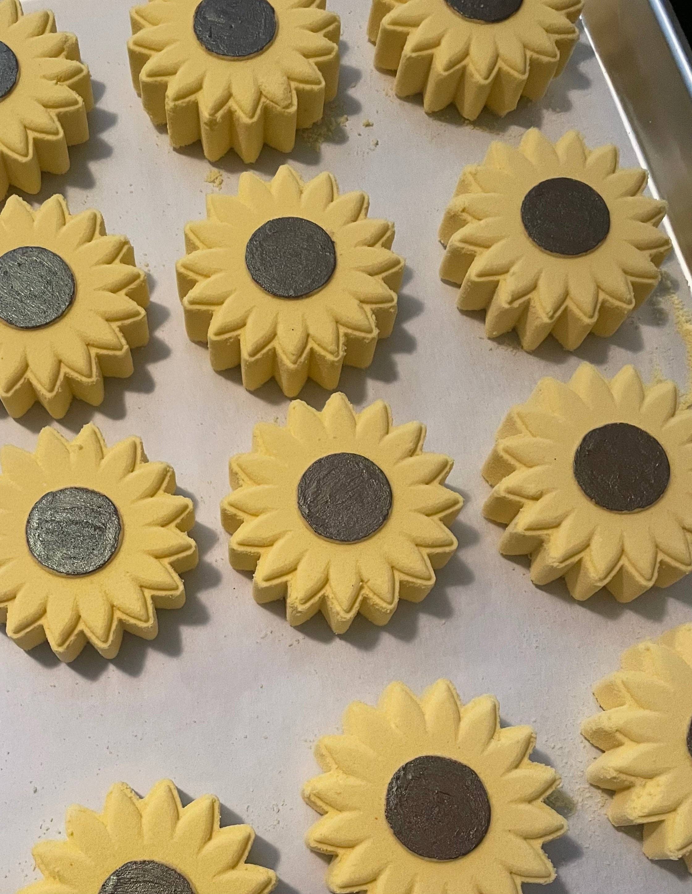 Wicked Bubbles LLC - Wholesale Bath Bomb/Fizz - Sunflower Bath bomb - 3.5 oz - Sunflower Scent11