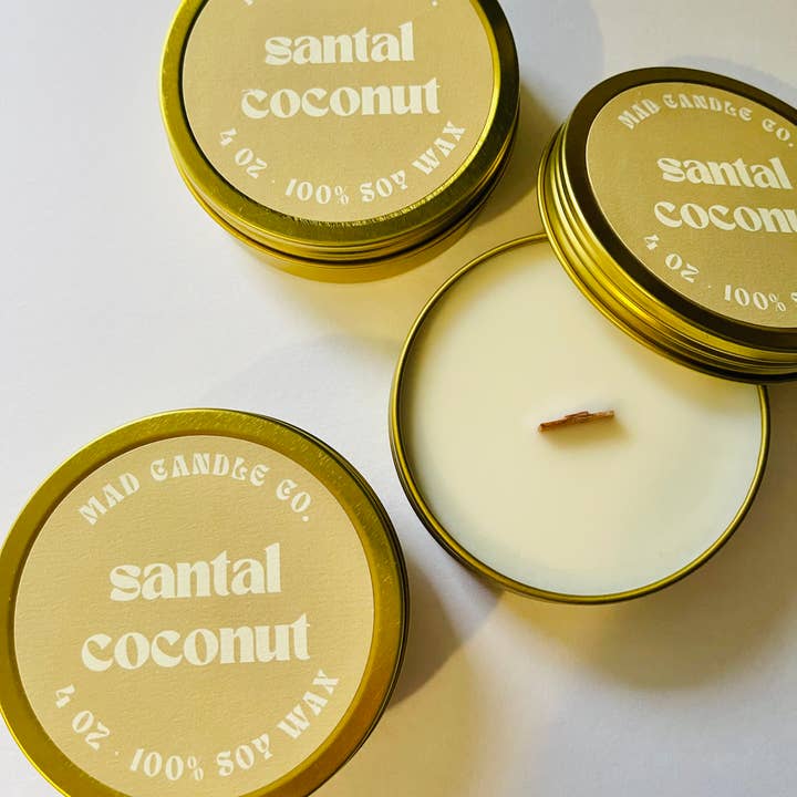 Mad Candle Co. - Vendita all'ingrosso Candele da viaggio - Candela Santal Coconut Soy - Latta dorata da 4 oz e stoppino in legno2
