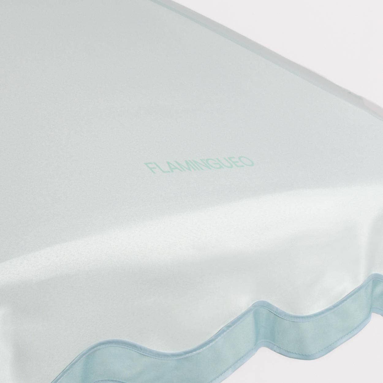 Flamingueo - Wholesale Beach Umbrella - Aquamarine wavy umbrella1