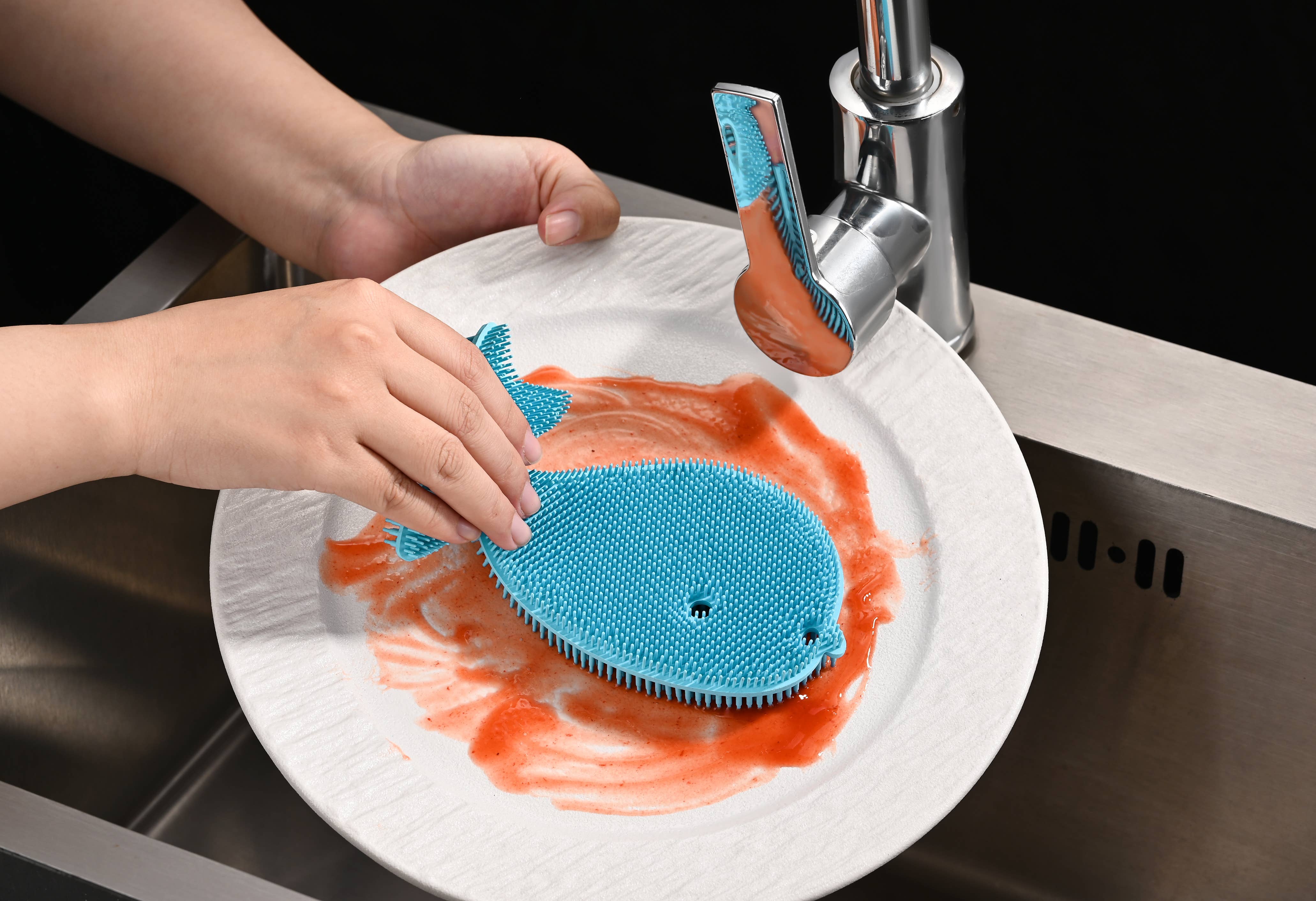 Fox Run Brands - Wholesale Cleaning brush - Fox Run Silicone Whale Dish Scrubber, 6" Kitchen Brush3