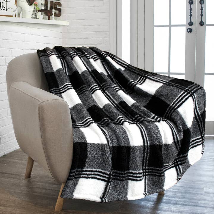Pavilia - Wholesale Throw Blanket - Plush Shaggy Sherpa Blanket1