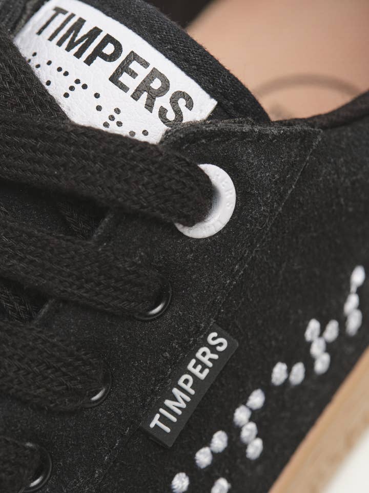 Timpers - Wholesale Lifestyle Sneakers - Unisex - Black Sneakers with Brown Sole | Vegan & Braille Detail4