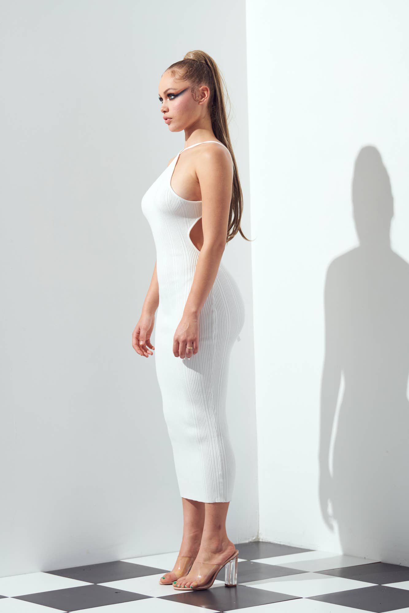 WFFS - Vente Robe – femme - Robe midi en maille avec col halter8