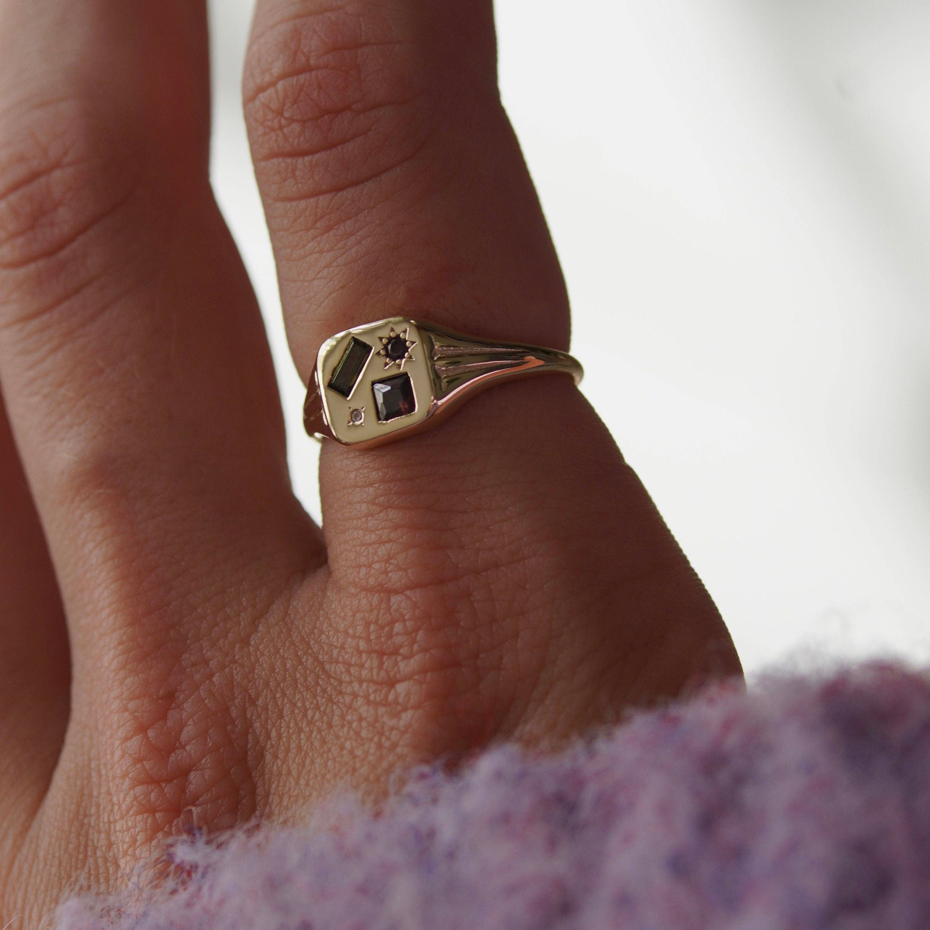 Junk Jewels Ltd - Wholesale Signet Ring - ASTRA Signet Ring3