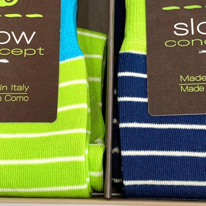 CHAUSSETTES MI-HAUTES EN COTON BLEU FONCÉ POUR HOMMES ET CHAUSSETTES VERT POMME. MORUE 216 pour la vente par C.C.&Co.Srl